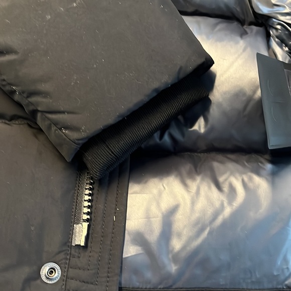 Moose Knuckles Parka Kids NWOT (m) unisex - Picture 7 of 10